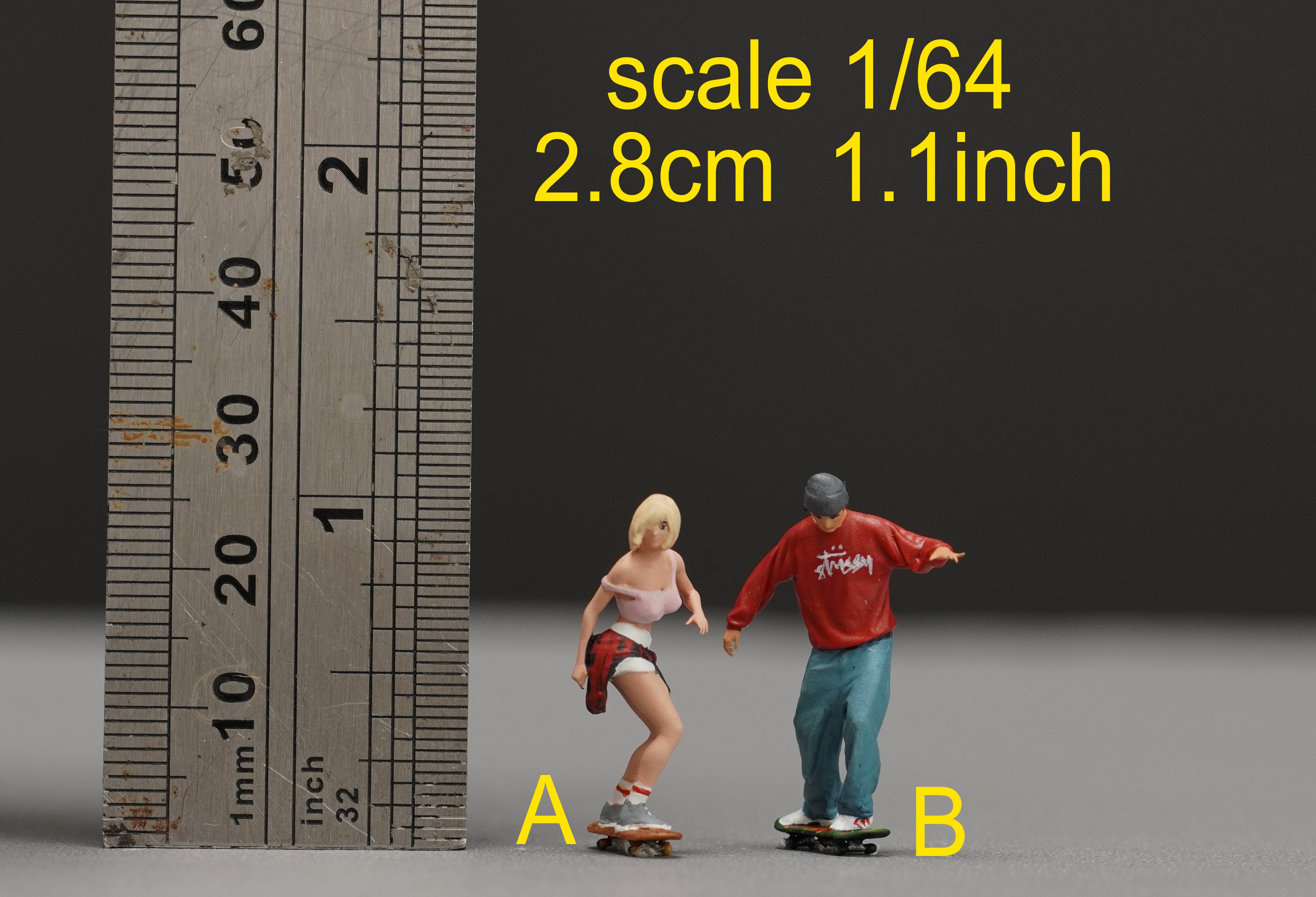 Couple and Skateboarding figurine handpaint high detail 1:18 to HO scale