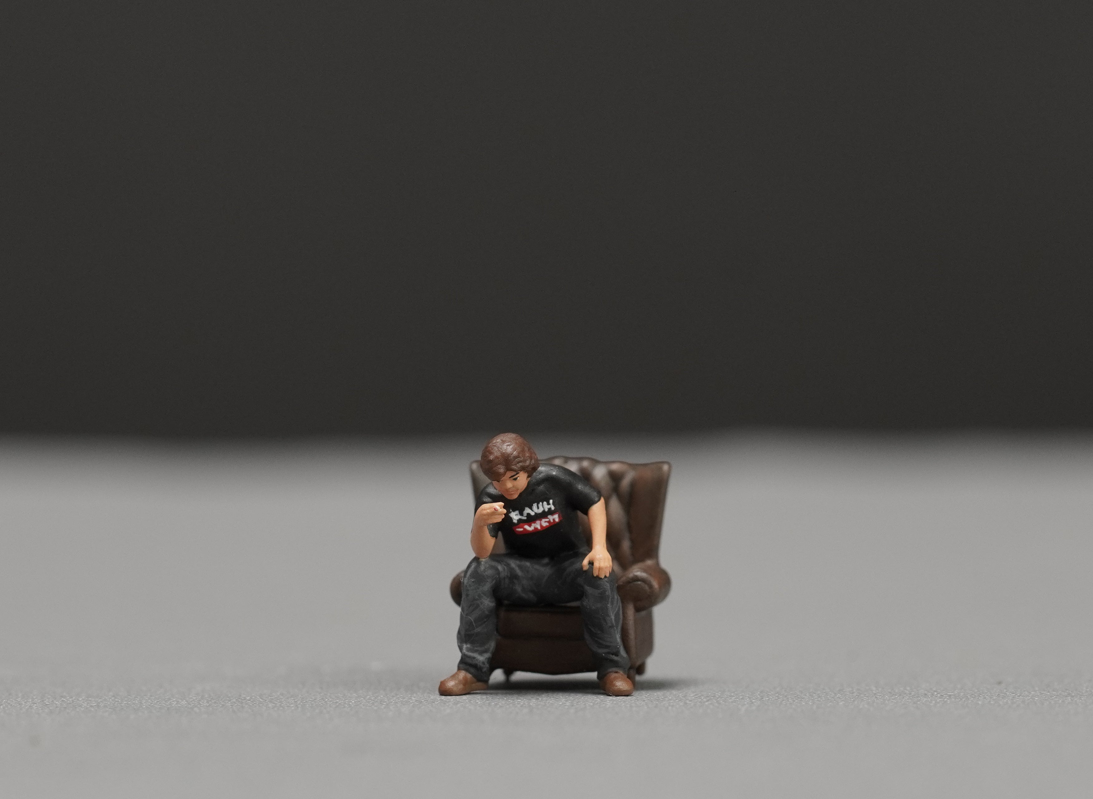 Man car repair figurine handpaint high detail 1:18 to HO scale