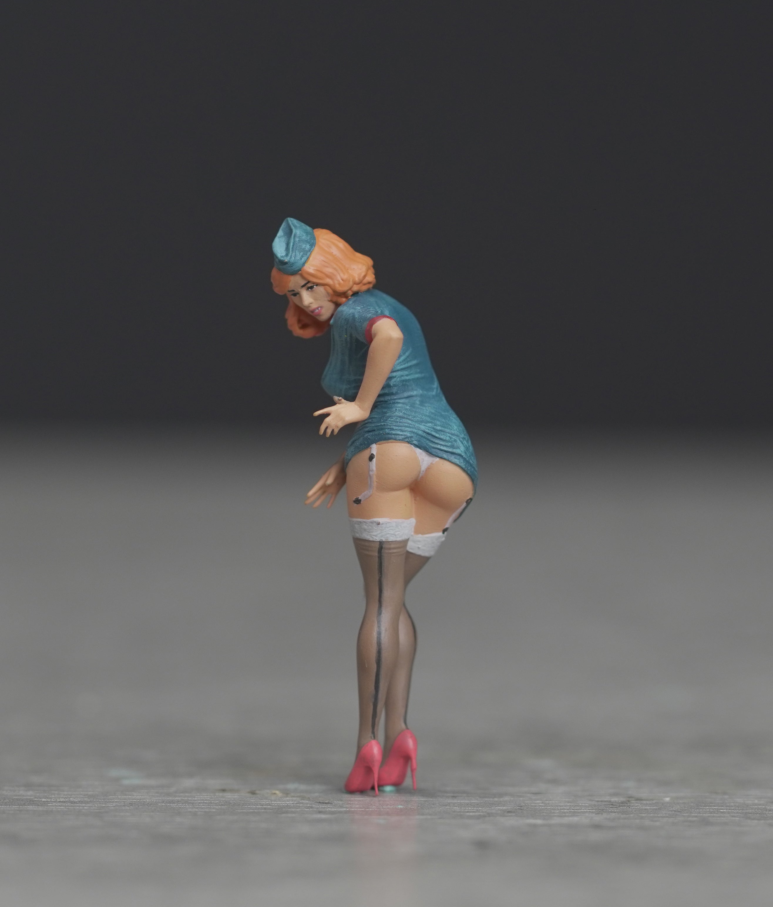 Pin Up Girl figure HO 1/64 1/43 1/24 1/18 Scale handpaint high detail G84