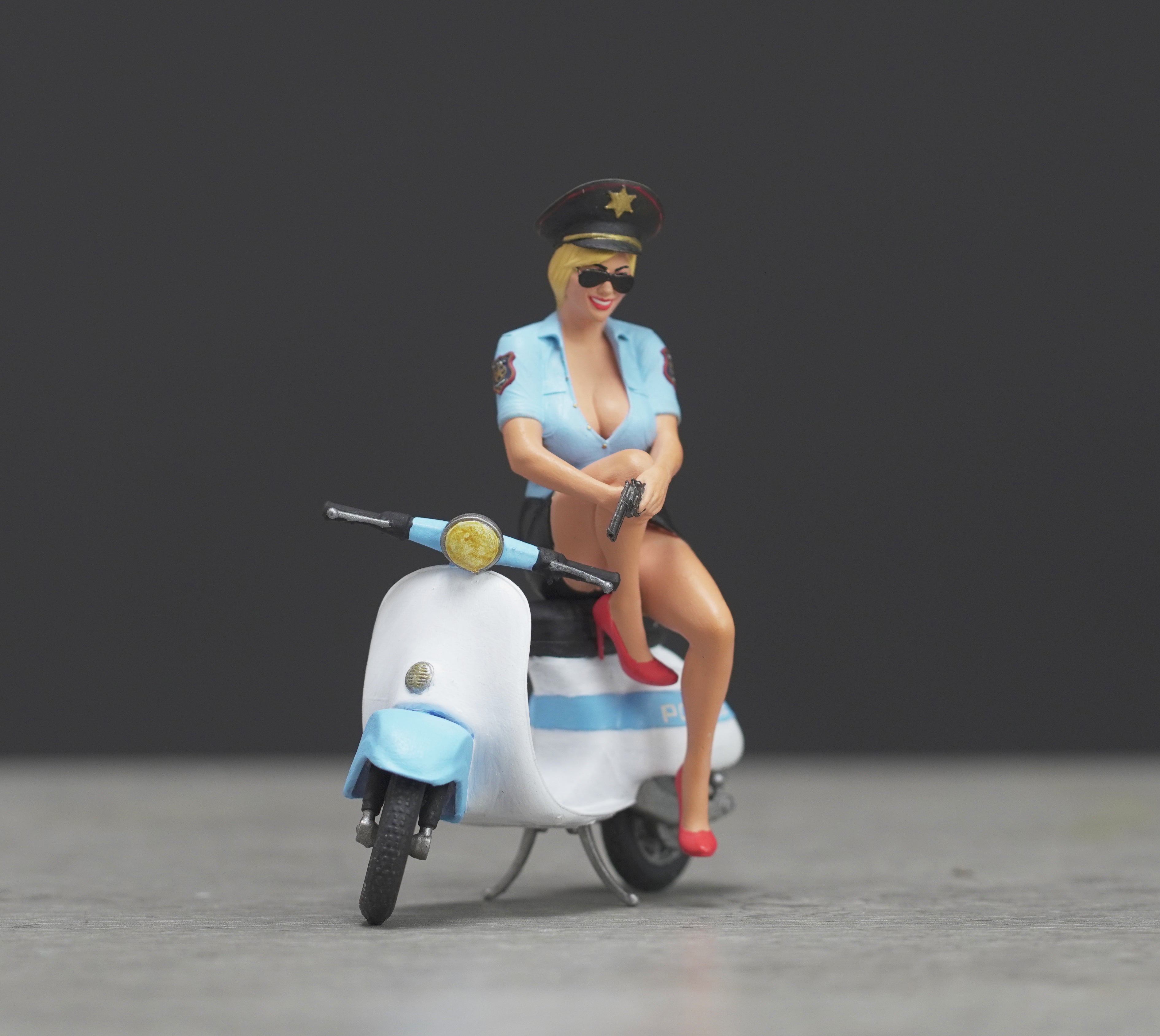 Sexy police girl figure HO 1/64 1/43 1/24 1/18 Scale handpaint high detail O59