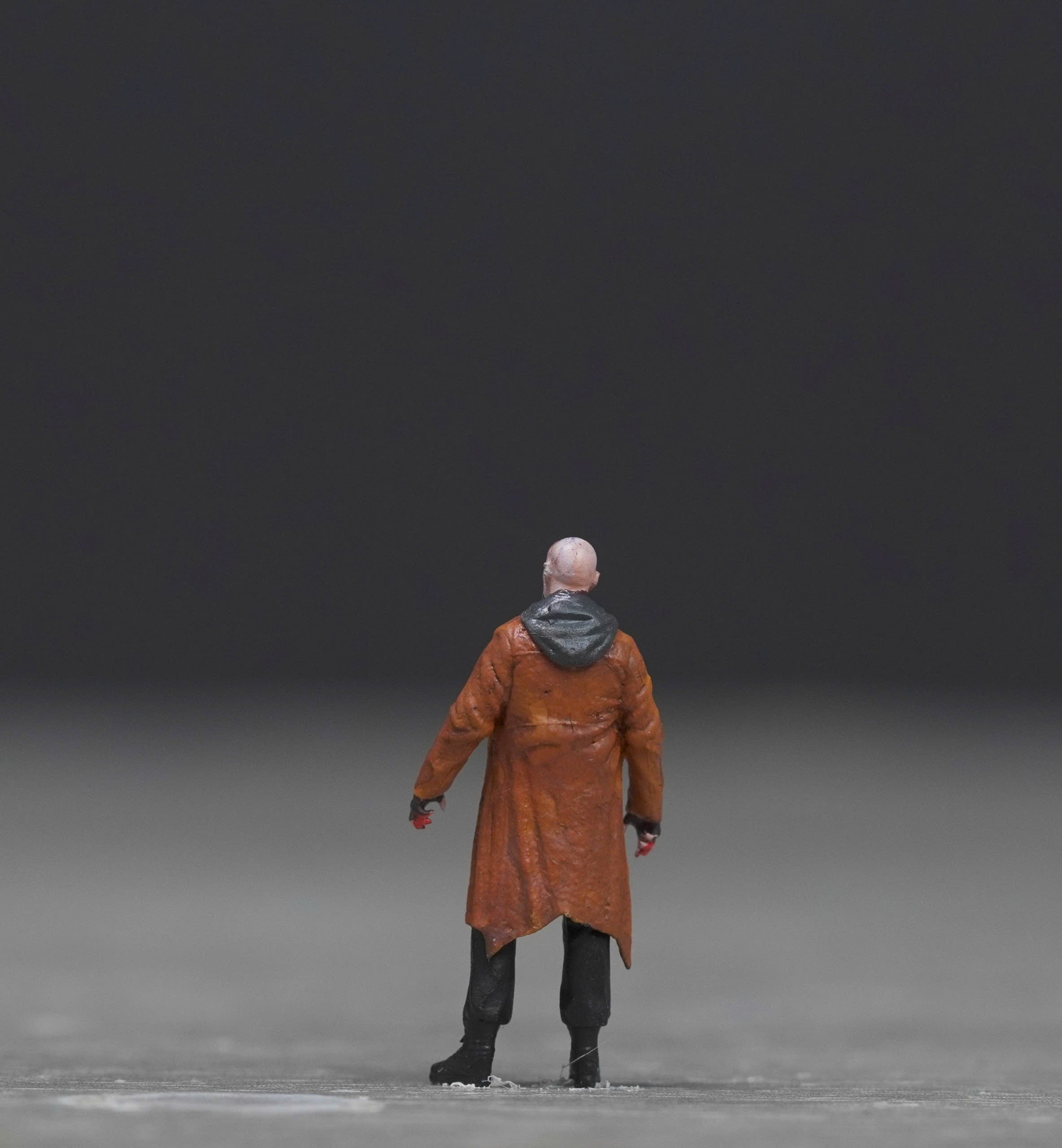 The ghostly man figure HO 1/64 1/43 1/24 1/18 Scale handpaint high detail