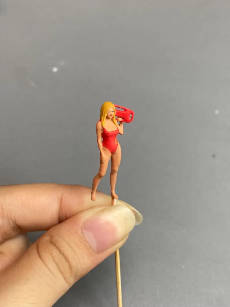 Bay girl figurine handpaint high detail 1:18 to HO scale
