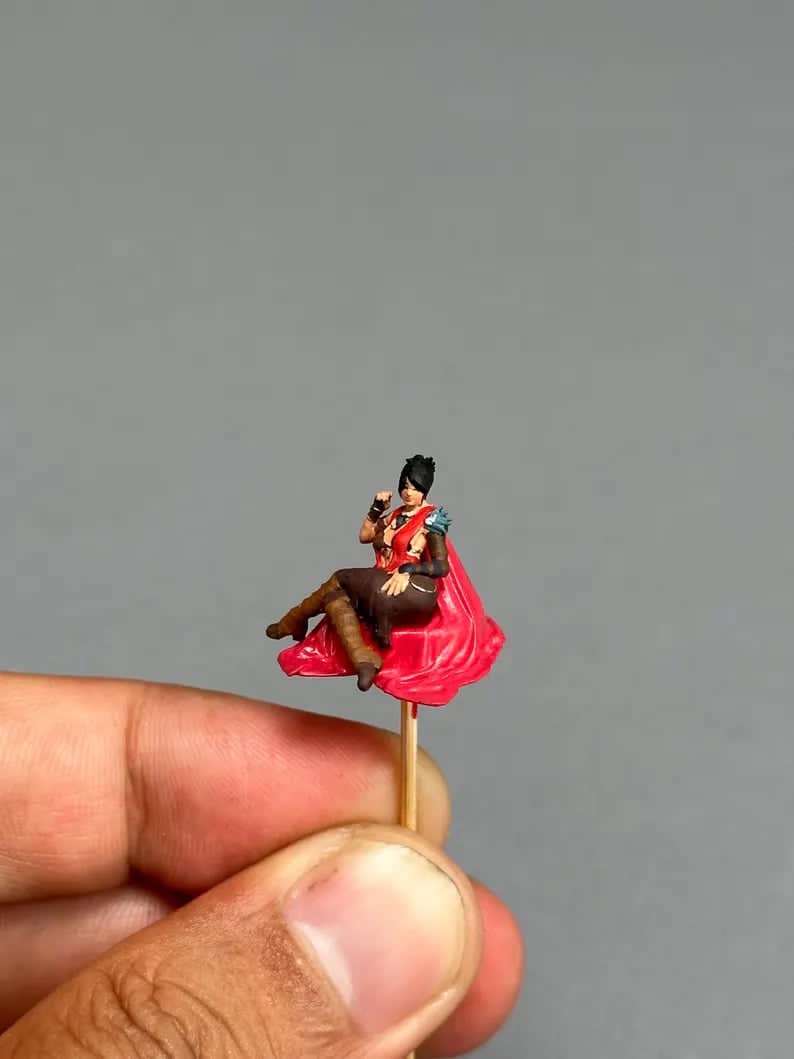 Sitting girl on carpet figurine handpaint high detail 1:18 to HO scale