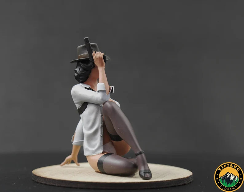 Sexy Noir girl in tavern figure handpaint high detail ALL scale