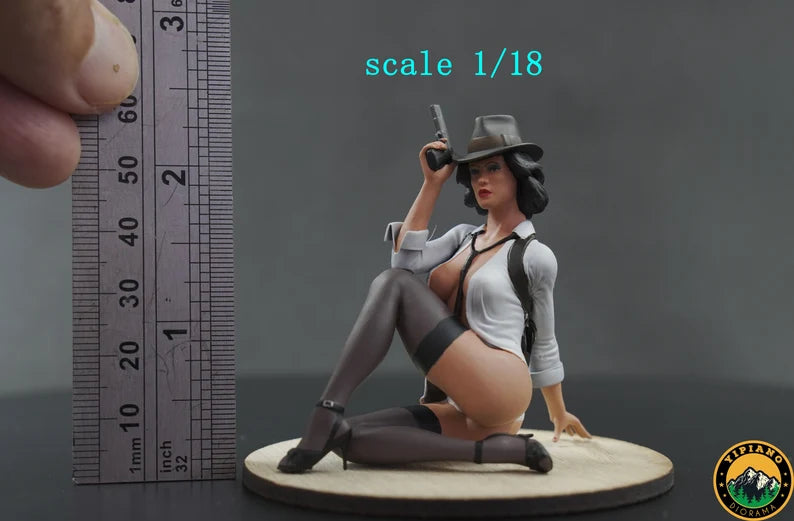 Sexy Noir girl in tavern figure handpaint high detail ALL scale