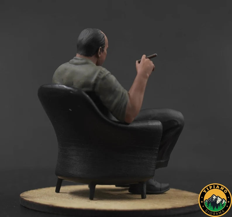 Tony sit on chair figure handpaint high detail 1:18 to HO scale