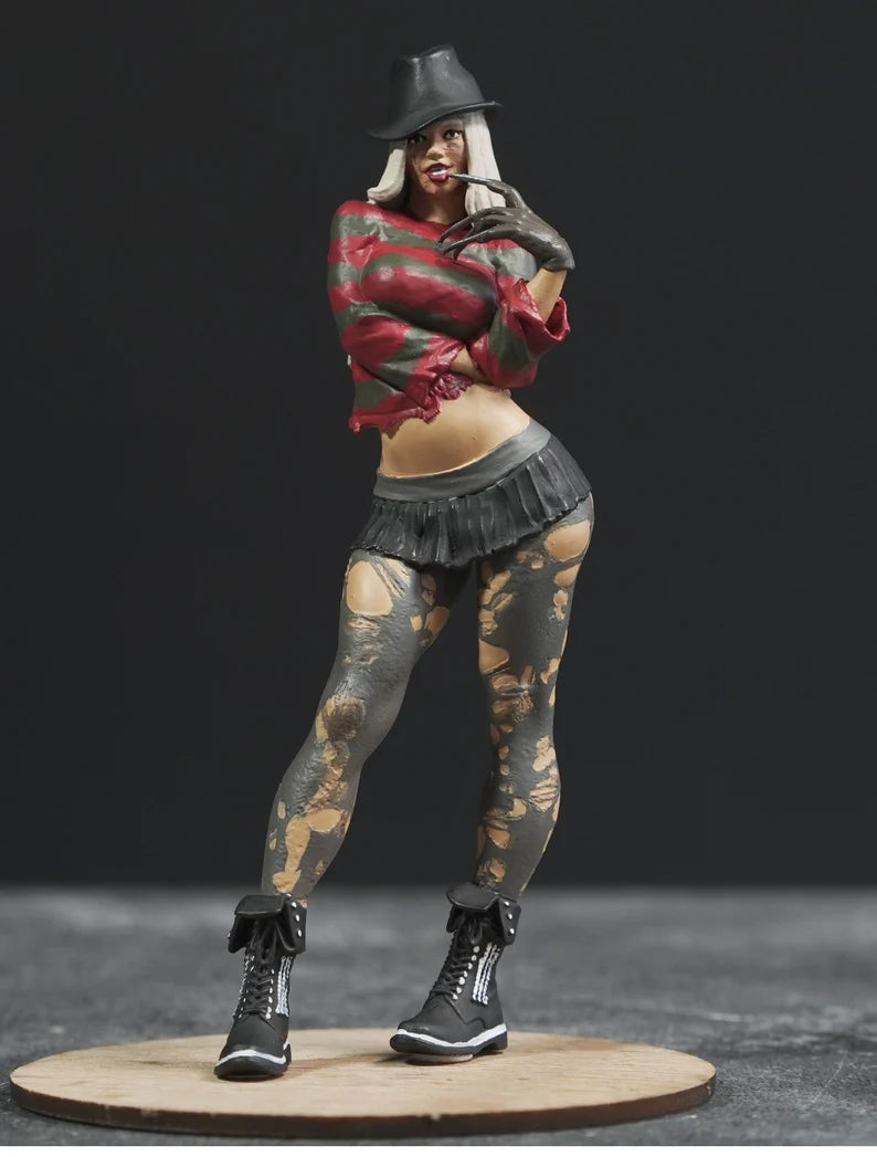 Fred horror Girl figure handpaint high detail 1:18 to HO scale