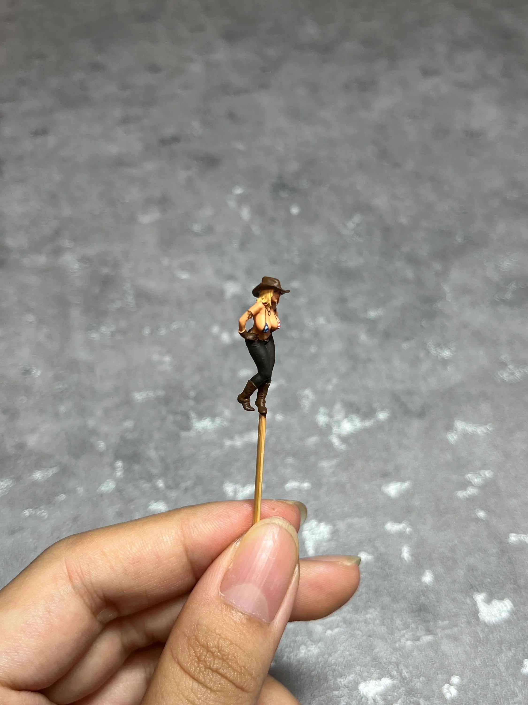 Tina girl figure handpaint high detail 1:18 scale