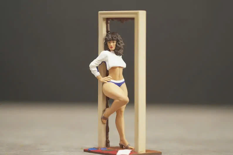 Girl leaning against the door figurine handpaint high detail 1:18 to HO scale