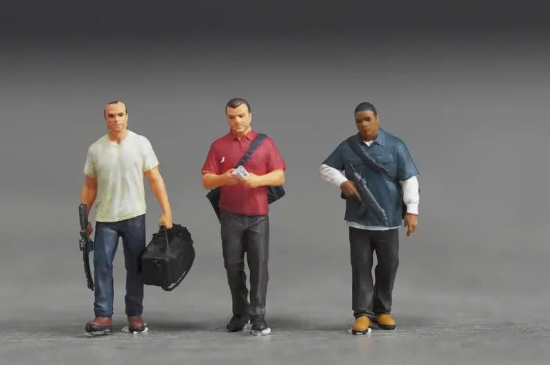 3 Man figure 1:18 to 1/64 HO scale handpaint high detail
