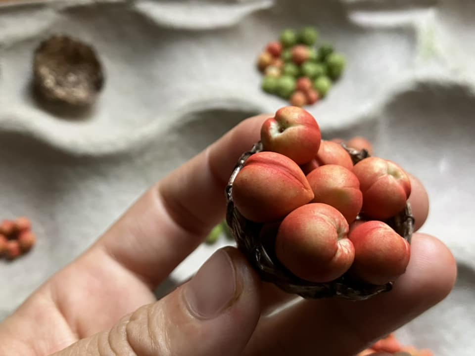 1/12 Peach Clay Miniature Fruit (5pcs- WITHOUT BAMBOO BASKET)