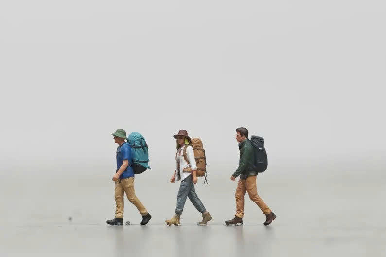 Hiker figure 1:18 to 1/64 HO scale handpaint high detail