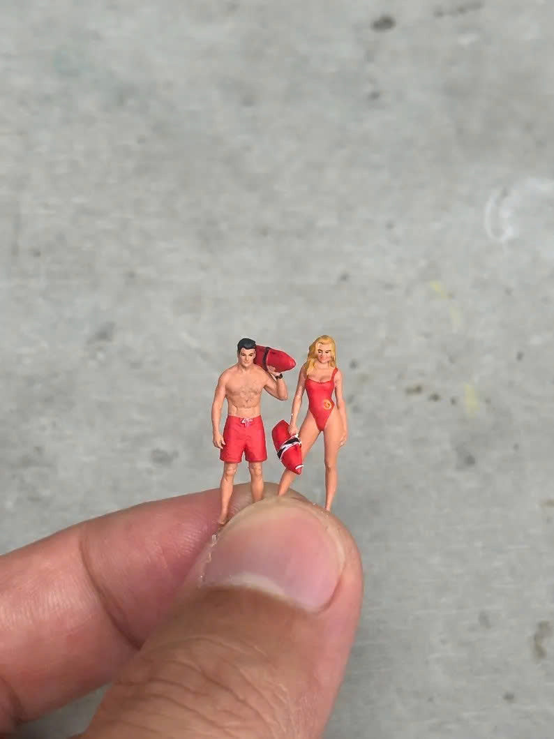 Beach rescuer couple figure HO 1/64 1/43 1/24 1/18 Scale handpaint high detail