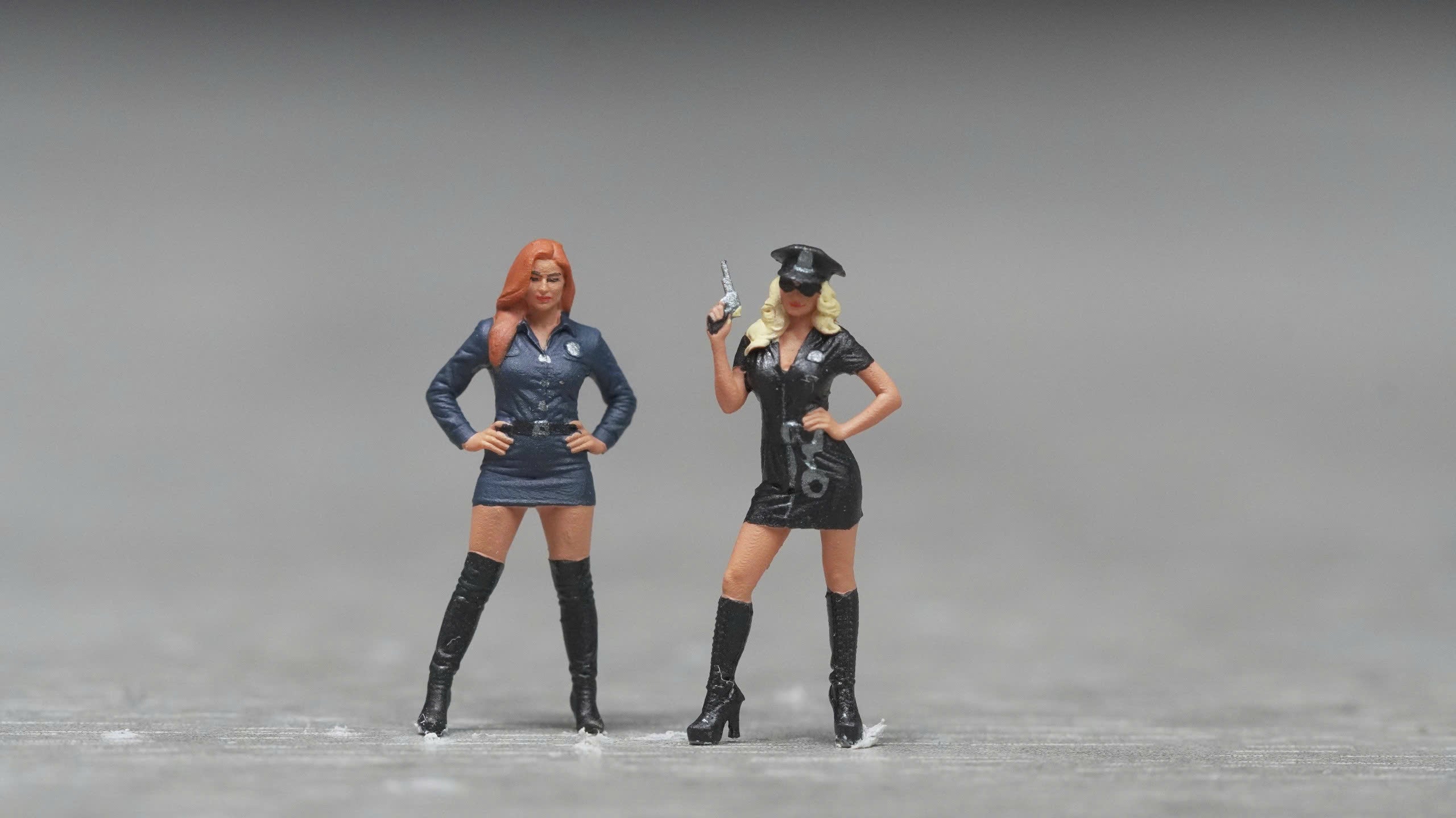 Policewoman figure HO 1/64 1/43 1/24 1/18 Scale handpaint high detail
