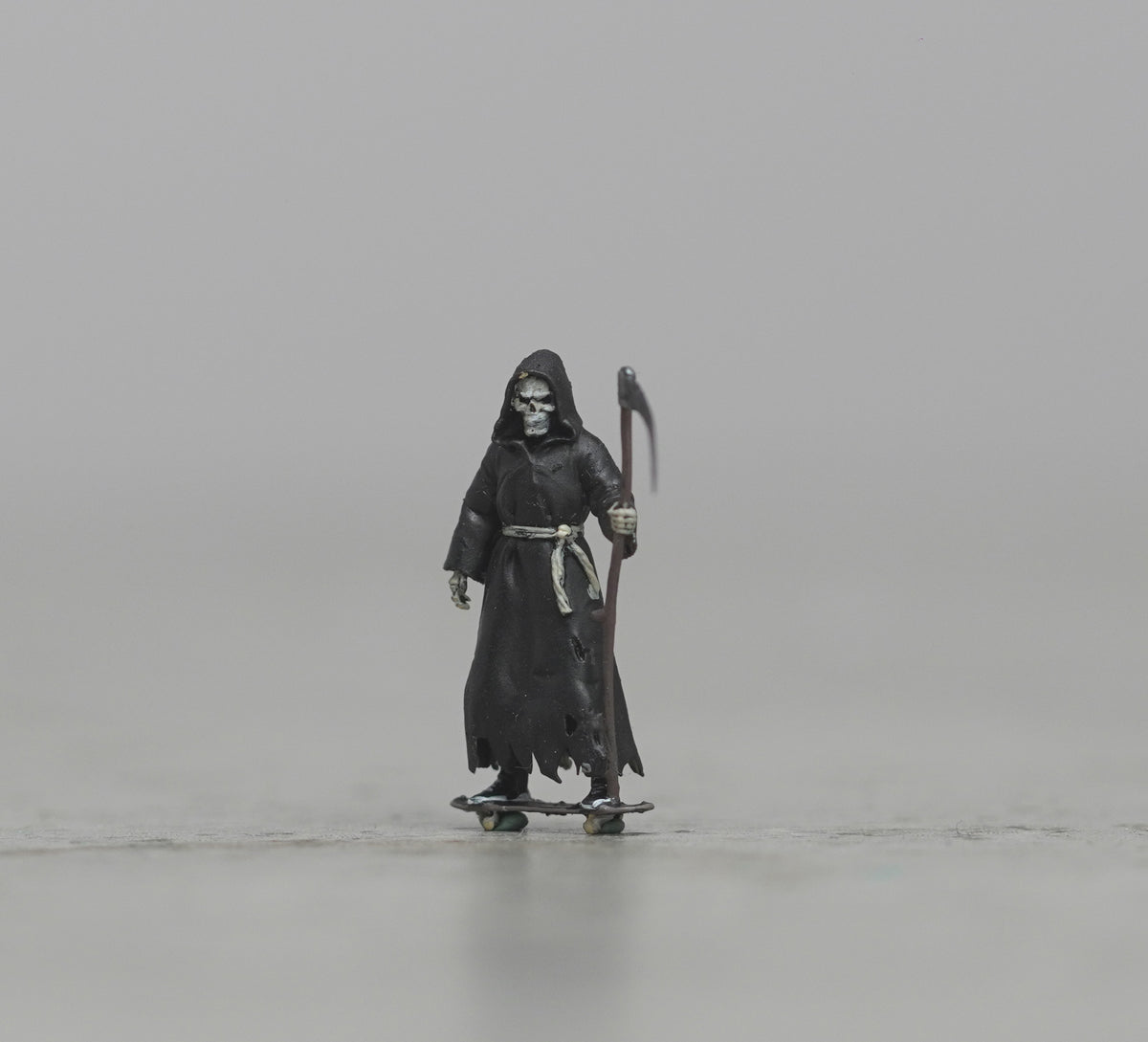 Grim Reaper stakeboard figure  HO 1/64 1/43 1/24 1/18 Scale handpaint high detail