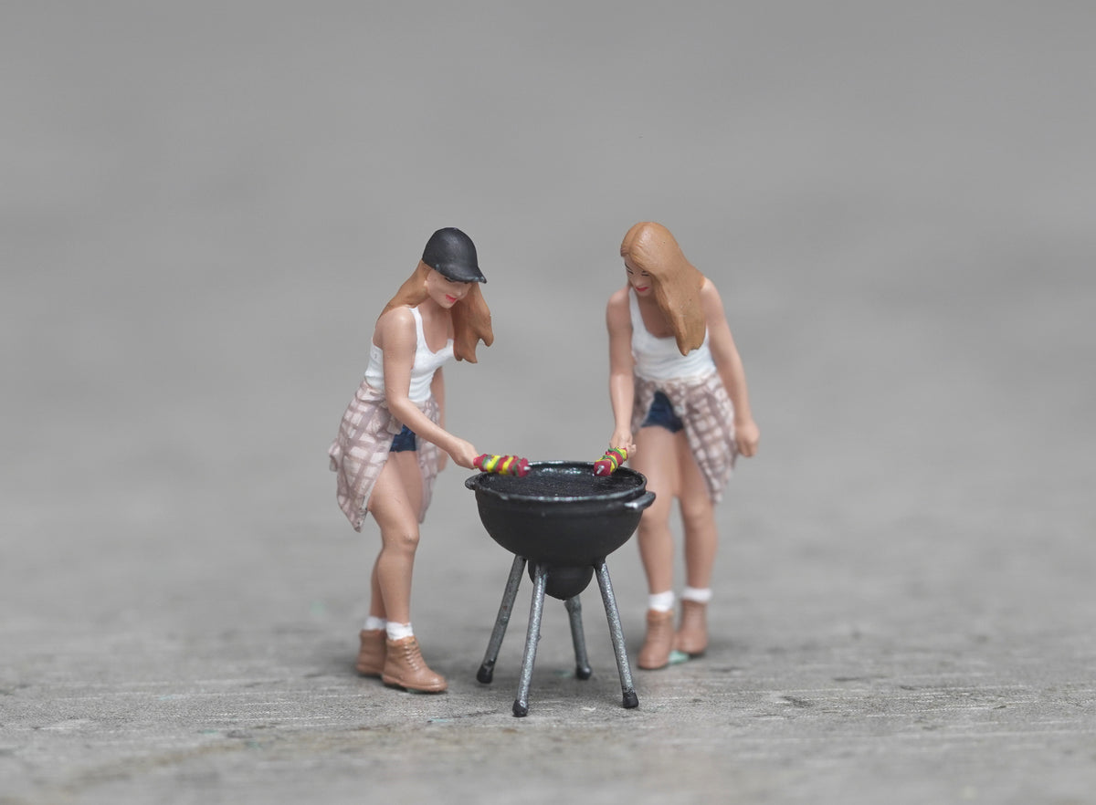 BBQ girl figure HO 1/64 1/43 1/24 1/18 Scale handpaint high detail