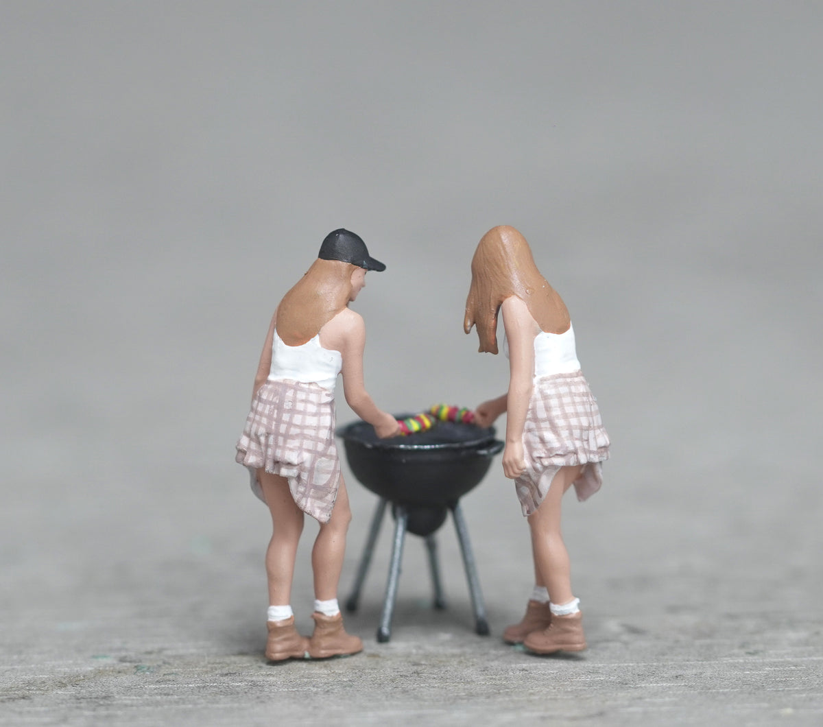 BBQ girl figure HO 1/64 1/43 1/24 1/18 Scale handpaint high detail
