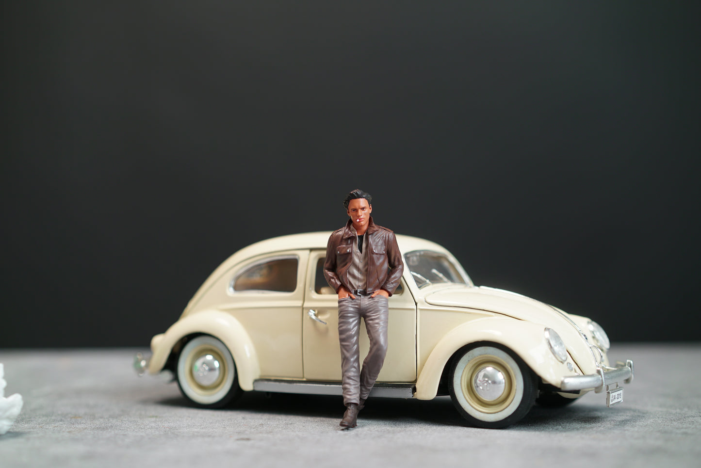 Man (not include CAR) figurine handpaint high detail 1:18 to HO scale