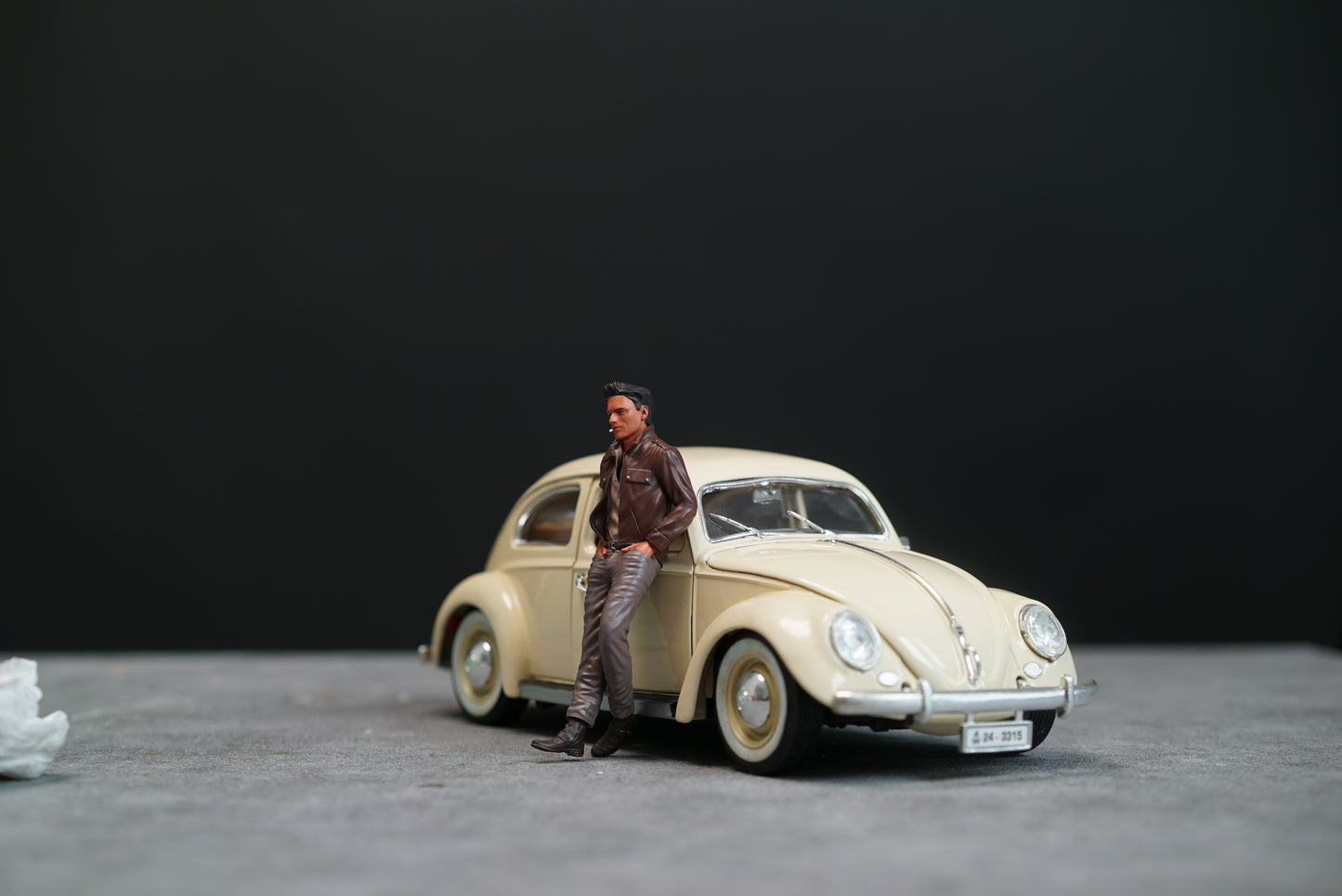 Man (not include CAR) figurine handpaint high detail 1:18 to HO scale