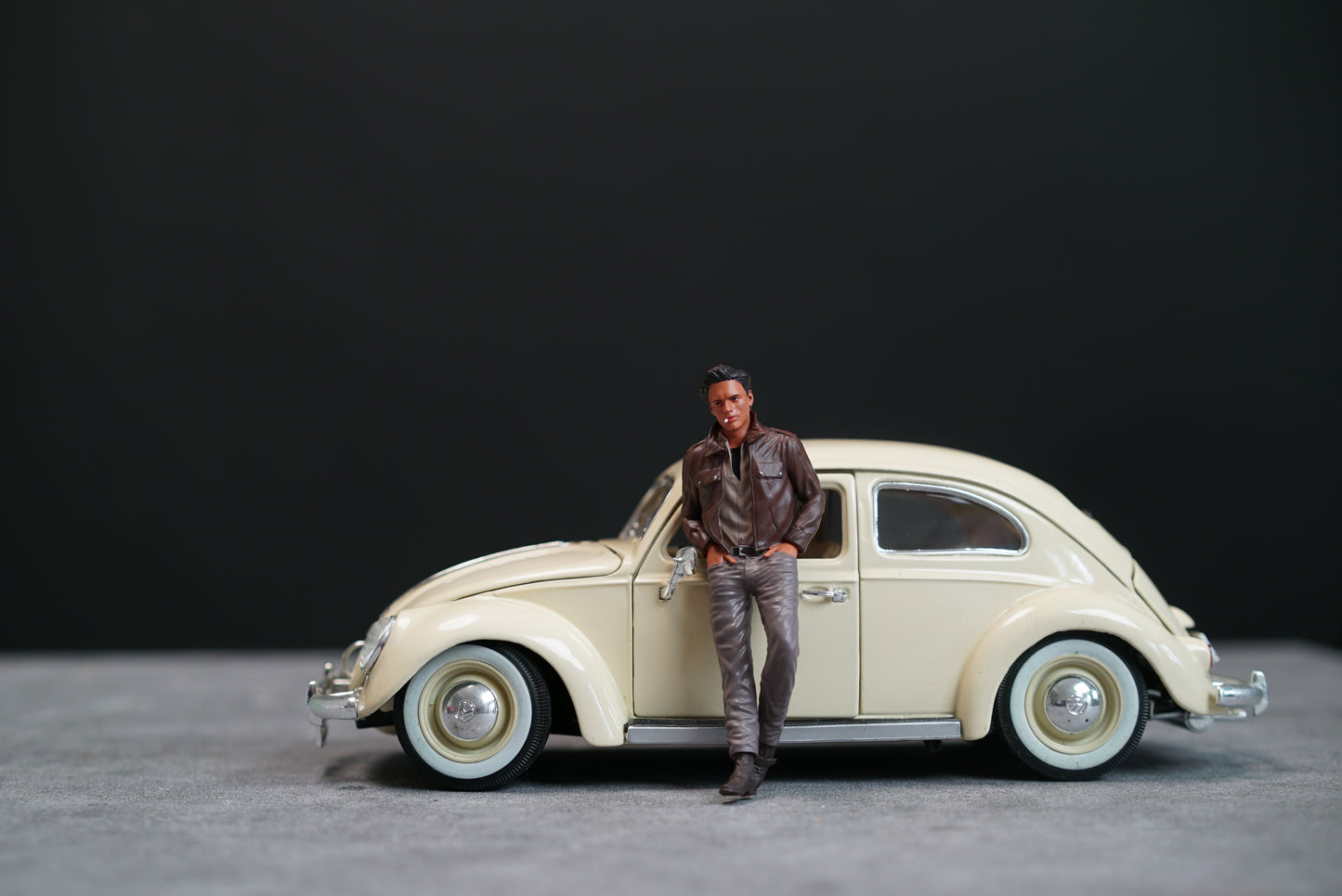 Man (not include CAR) figurine handpaint high detail 1:18 to HO scale