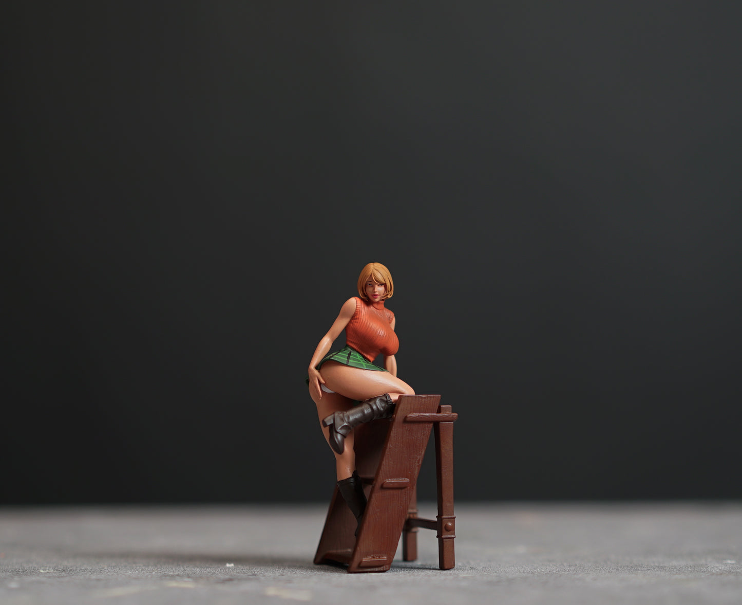 Ashley figurine handpaint high detail 1:18 to HO scale