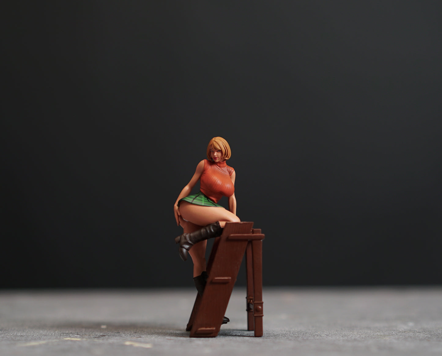 Ashley figurine handpaint high detail 1:18 to HO scale