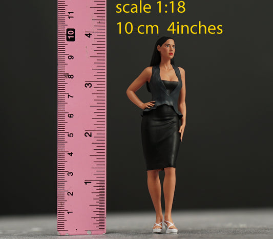 Black Woman figurine handpaint high detail 1:18 to HO scale