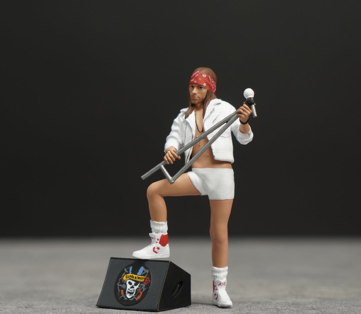 Rose rocker figurine handpaint high detail 1:18 to HO scale