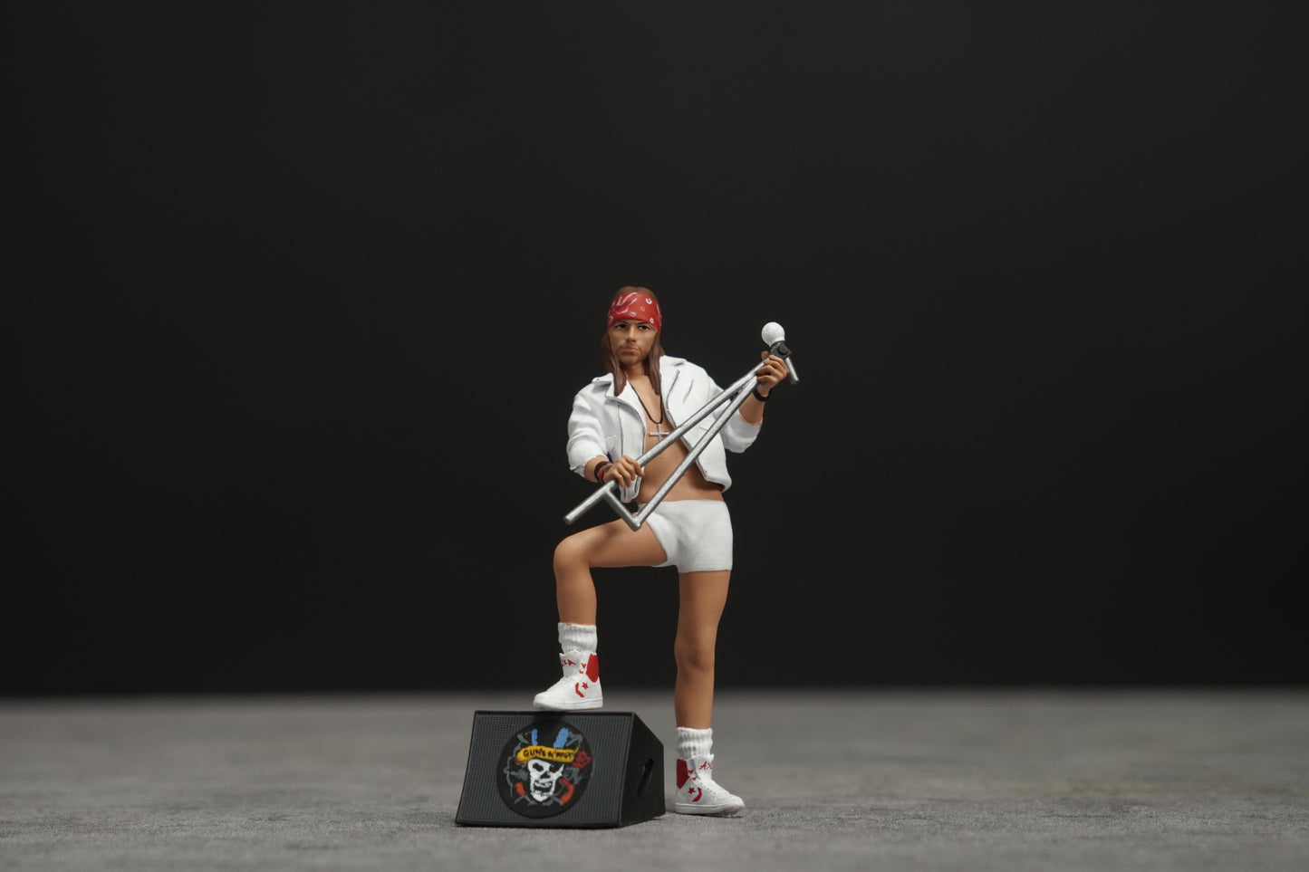 Rose rocker figurine handpaint high detail 1:18 to HO scale