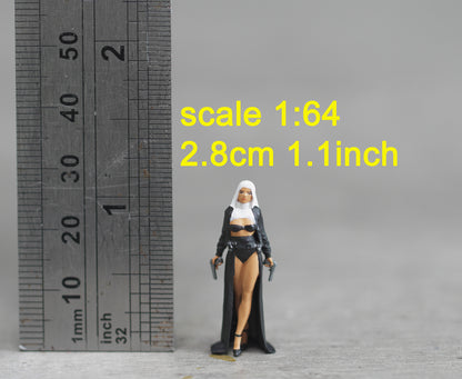 Girl figurine handpaint high detail 1:18 to HO scale