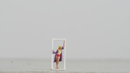 Girl leaning against the door figure handpaint high detail 1:18 to HO scale A213