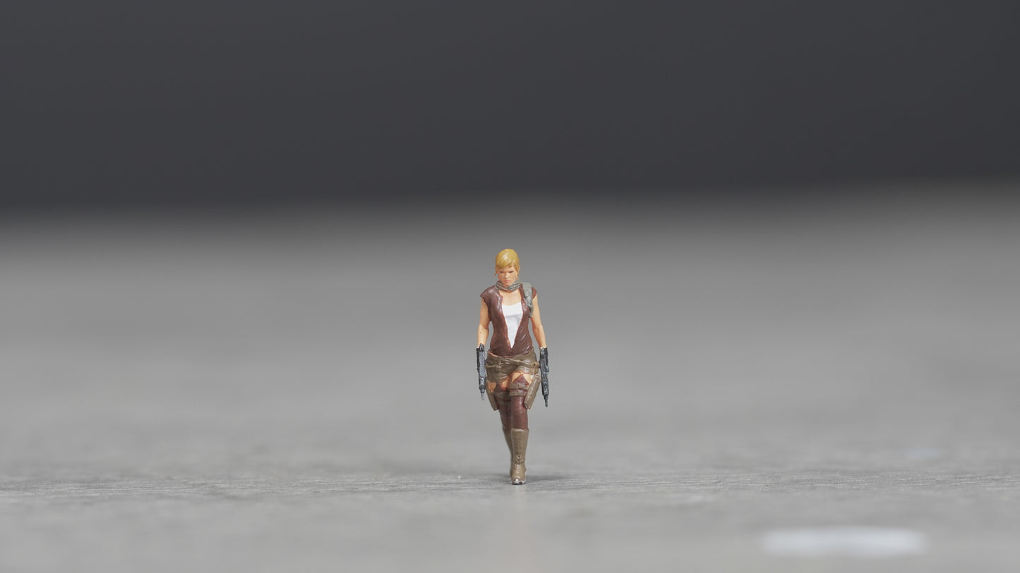 Girl with gun figure HO 1/64 1/43 1/24 1/18 Scale handpaint high detail