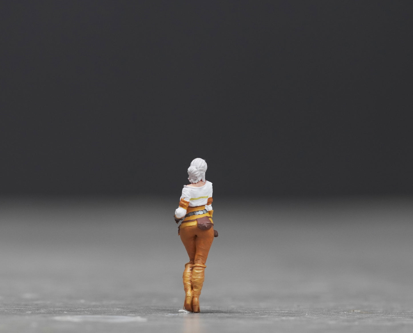Girl figure HO 1/64 1/43 1/24 1/18 Scale handpaint high detail