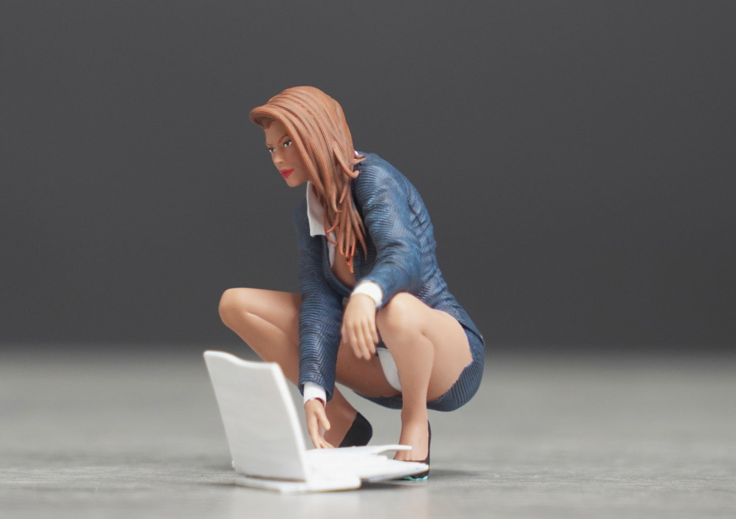 Sexy secretary figure  HO 1/64 1/43 1/24 1/18 Scale handpaint high detail G79