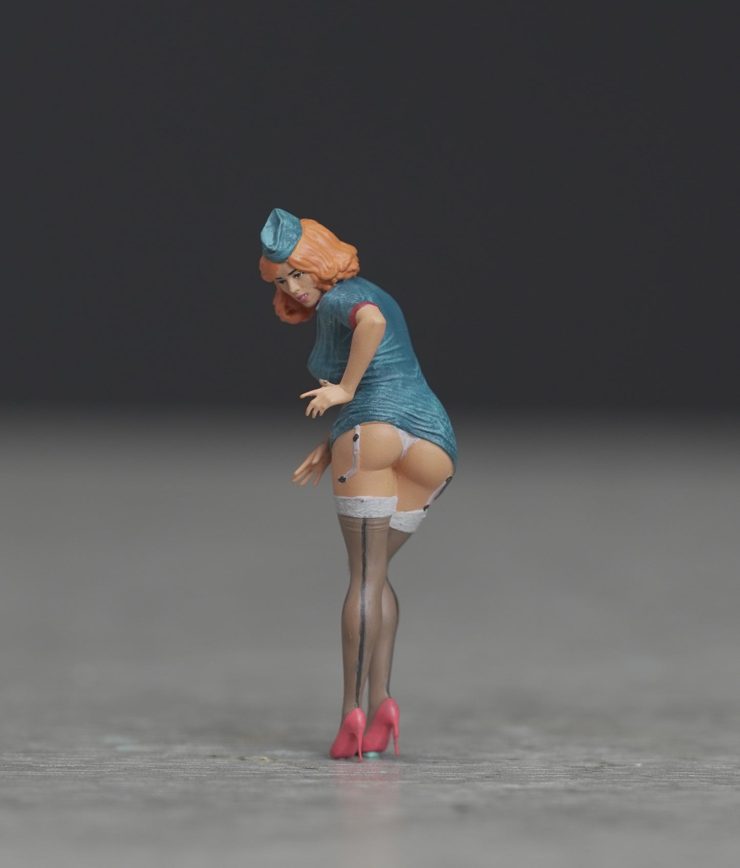 Pin up Girl figure  HO 1/64 1/43 1/24 1/18 Scale handpaint high detail G84