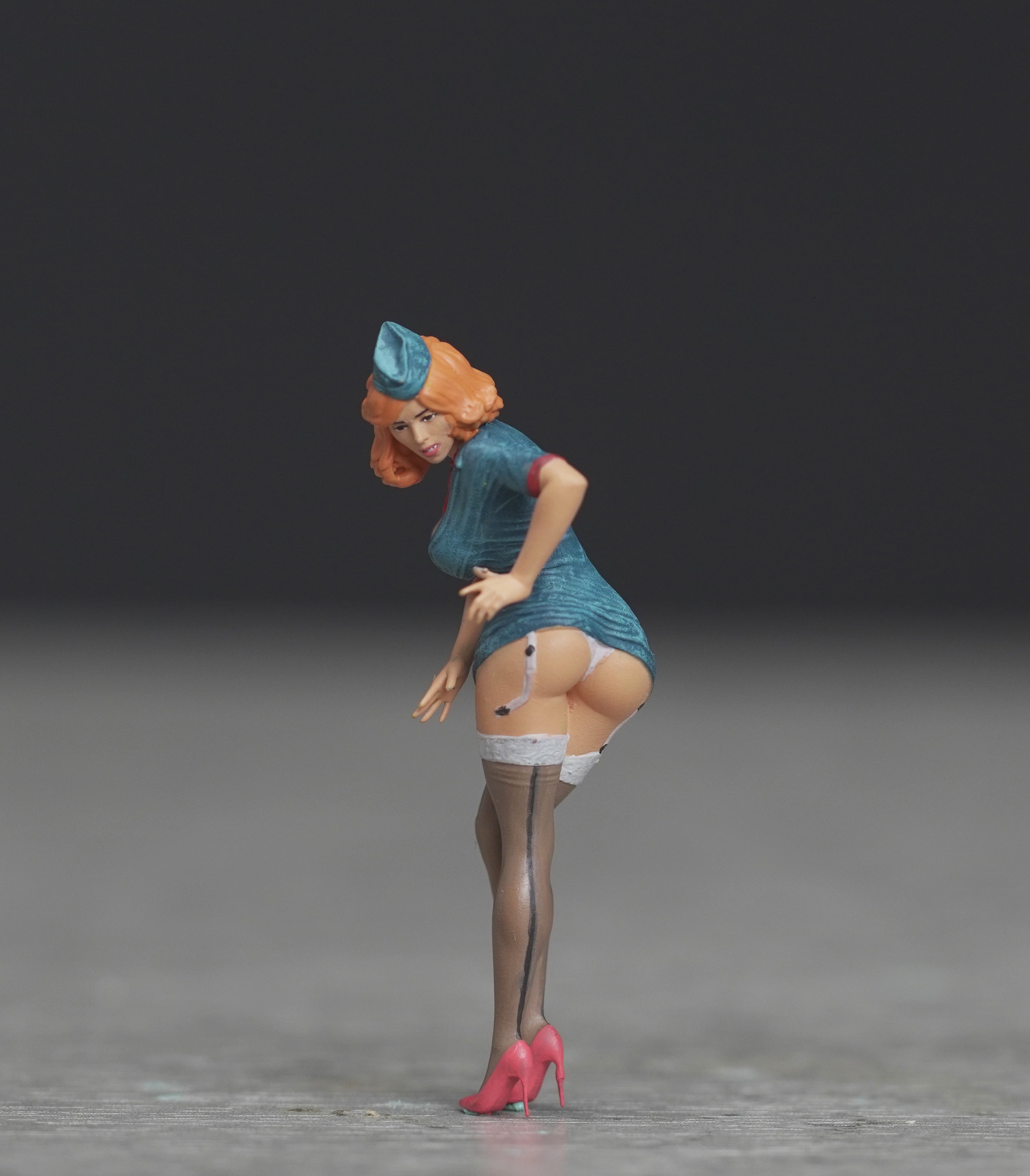Pin Up Girl figure  HO 1/64 1/43 1/24 1/18 Scale handpaint high detail G84
