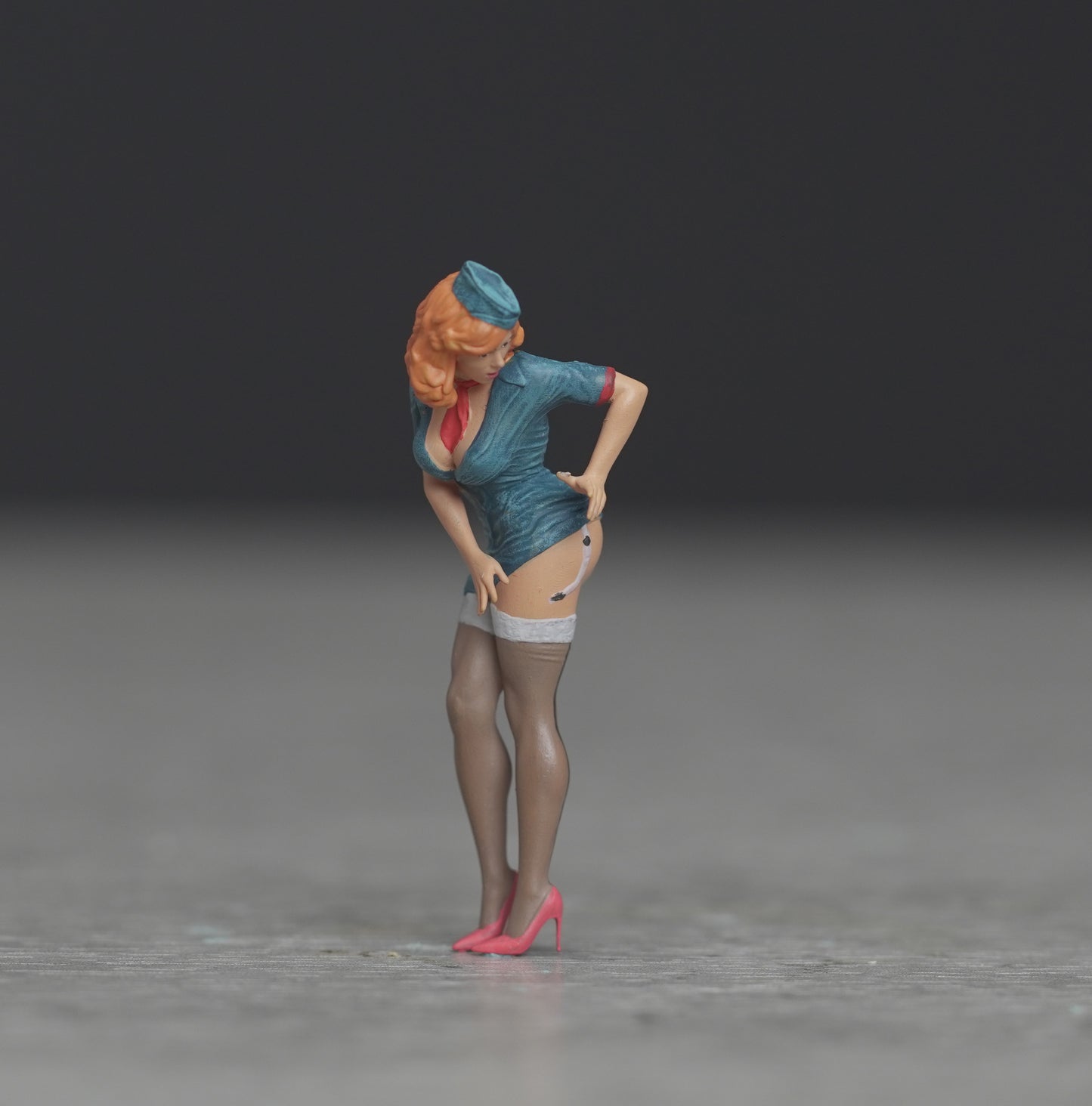 Pin up Girl figure  HO 1/64 1/43 1/24 1/18 Scale handpaint high detail G84