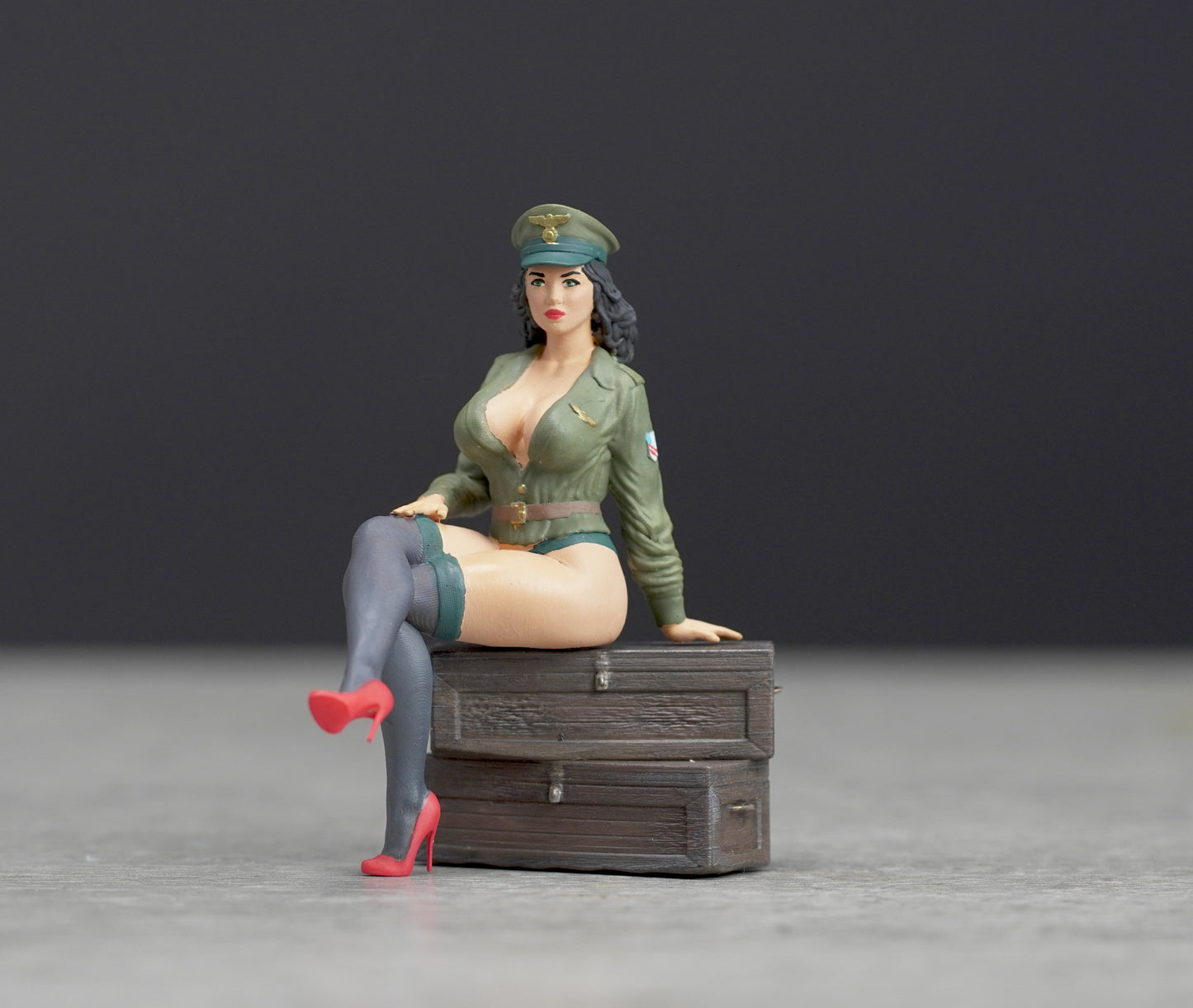 Pin Up Girl figure  HO 1/64 1/43 1/24 1/18 Scale handpaint high detail
