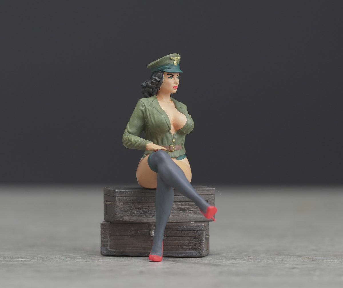 Pin Up Girl figure  HO 1/64 1/43 1/24 1/18 Scale handpaint high detail