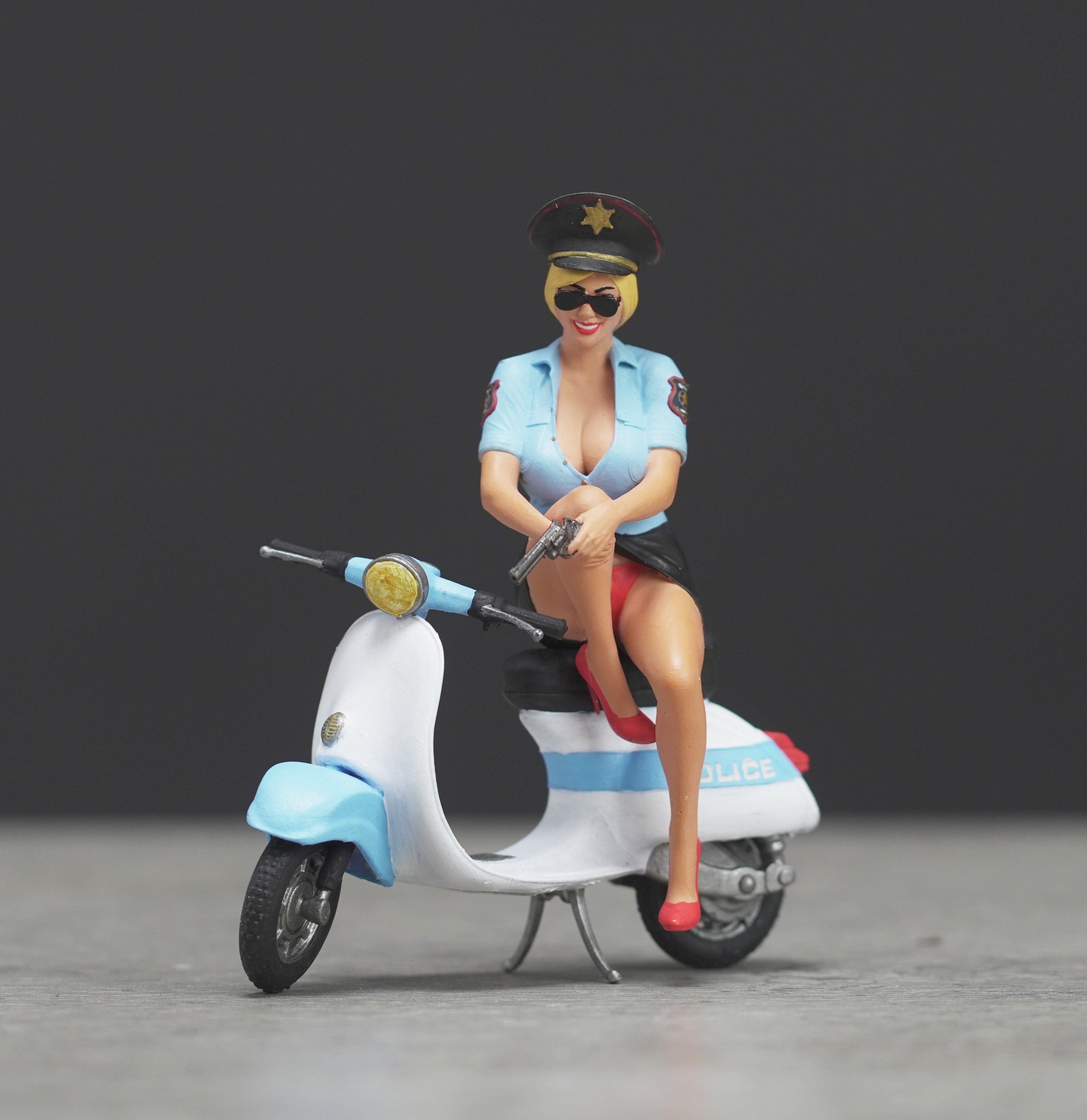 Sexy police girl figure  HO 1/64 1/43 1/24 1/18 Scale handpaint high detail O59