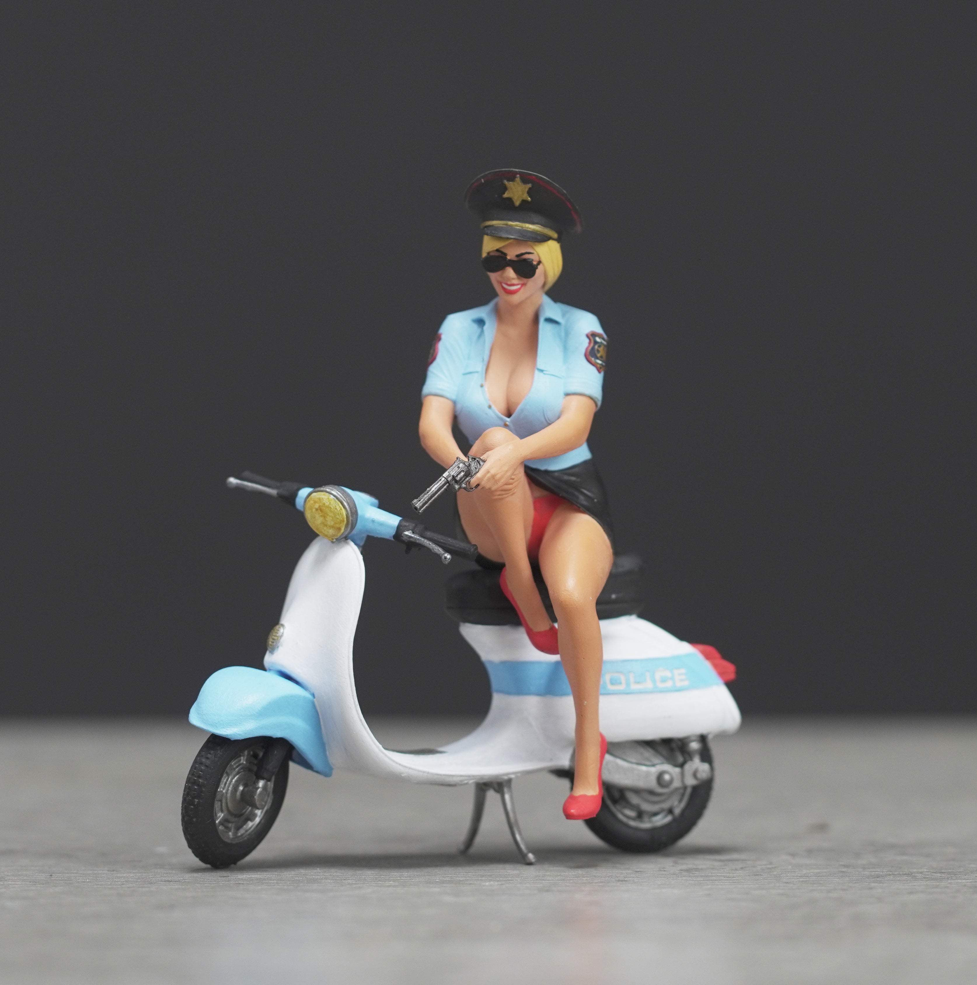 Sexy police girl figure  HO 1/64 1/43 1/24 1/18 Scale handpaint high detail O59
