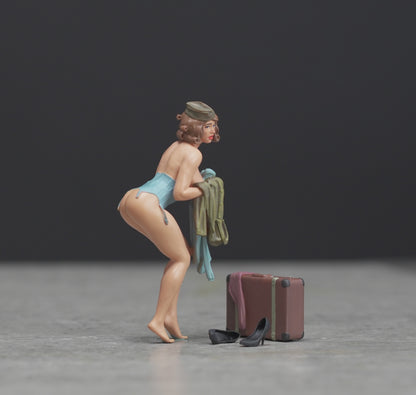 Sexy Pin Up Girl figure HO 1/64 1/43 1/24 1/18 Scale handpaint high detail O60