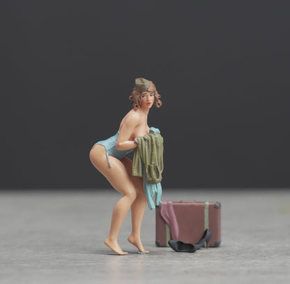 Sexy Pin Up Girl figure HO 1/64 1/43 1/24 1/18 Scale handpaint high detail O60