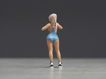 Sexy girl with heart figure  HO 1/64 1/43 1/24 1/18 Scale handpaint high detail