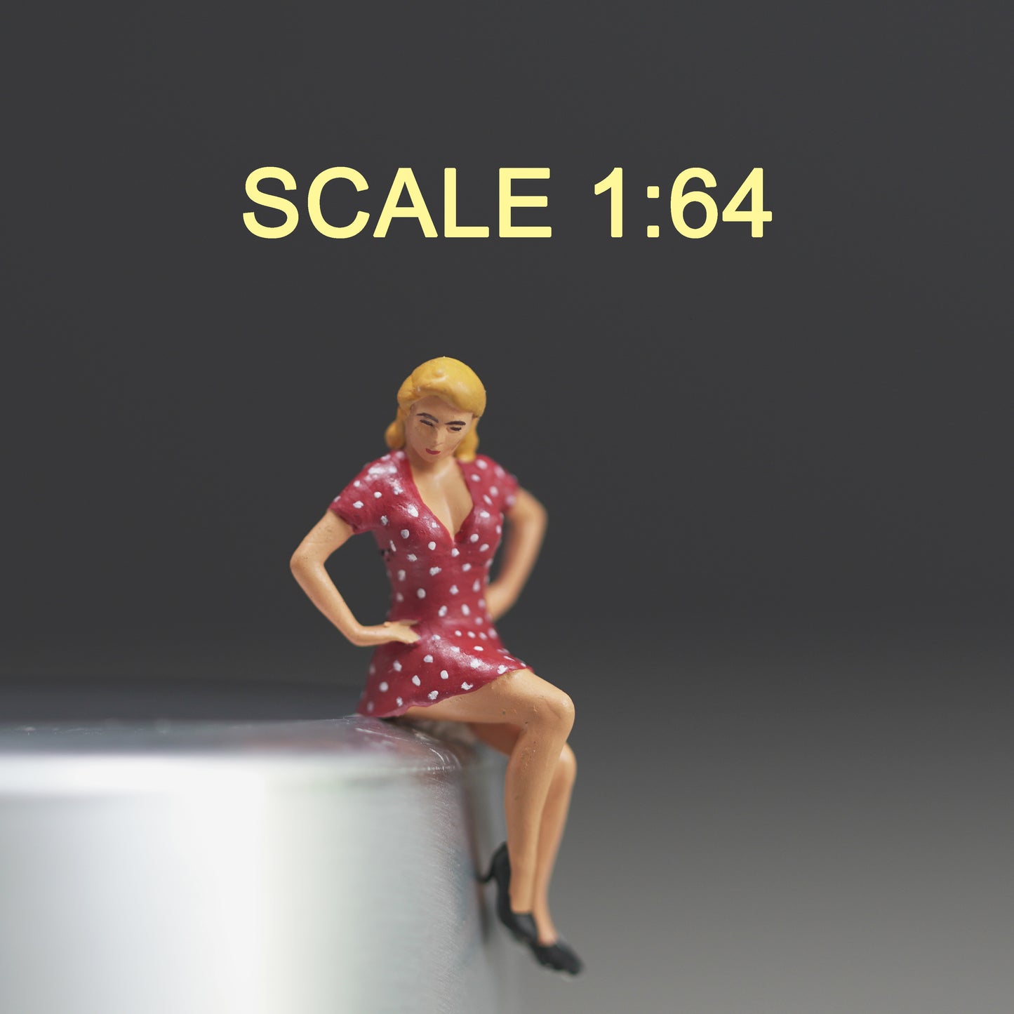 Sitting Girl figure handpaint high detail 1:18 to HO scale