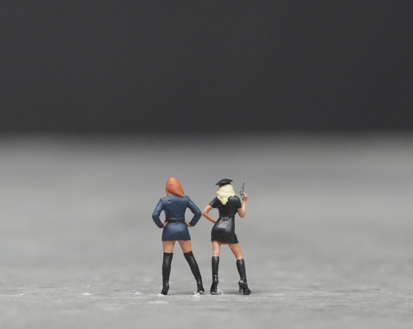 Policewoman figure HO 1/64 1/43 1/24 1/18 Scale handpaint high detail