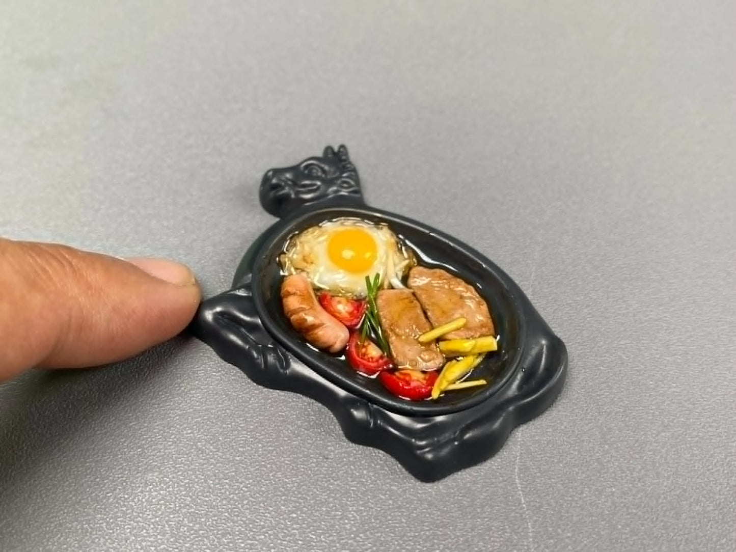 1/12 Vietnamese Beefsteak clay miniature
