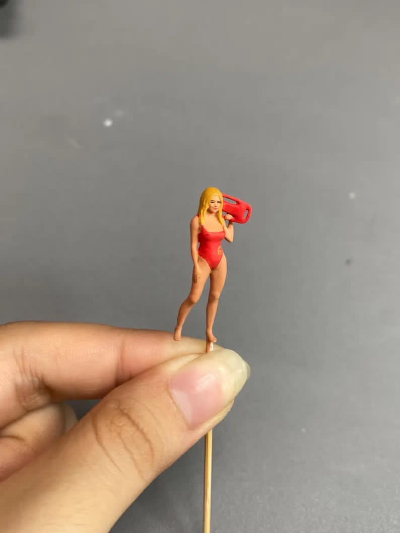 Bay girl  figurine handpaint high detail 1:18 to HO scale