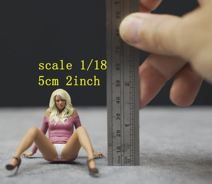 Sexy Sitting girl figure handpaint high detail 1:18 to HO scale