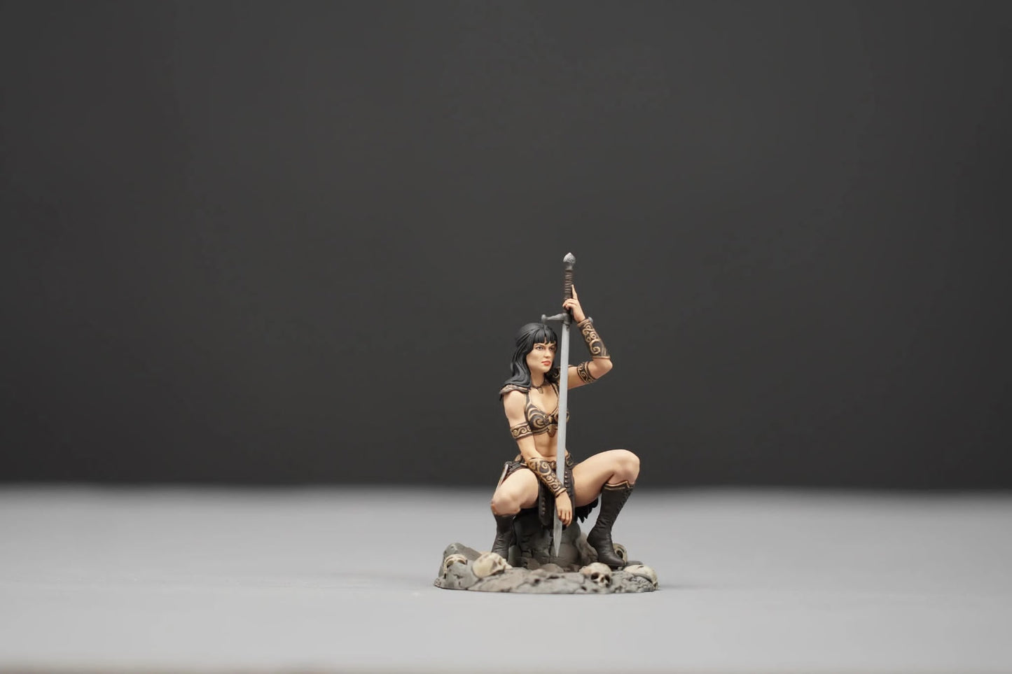 Xee Na warrior princess figurine handpaint high detail 1:18 to HO scale